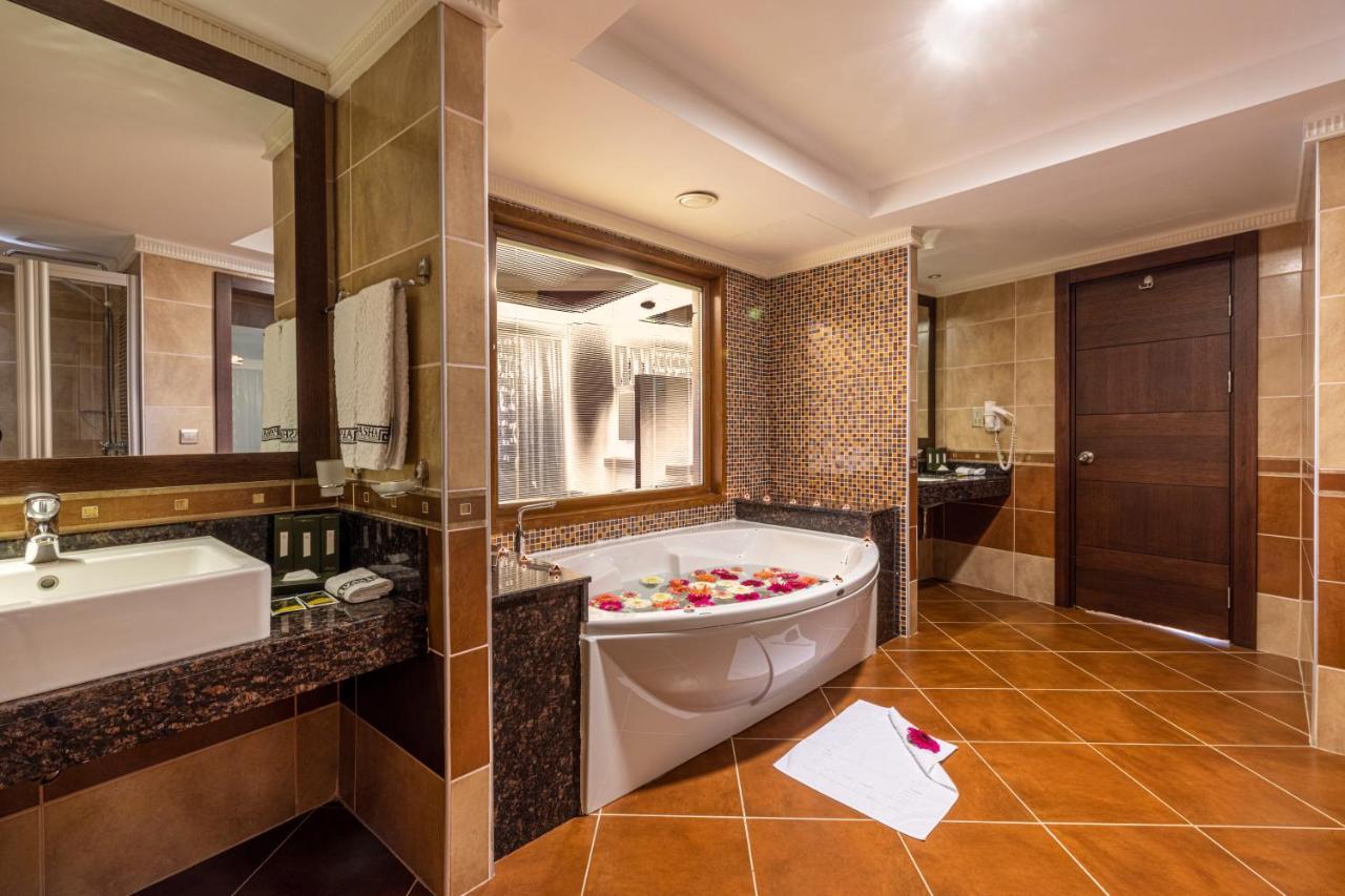 Grand Pasha Lefkosa Hotel & Casino Buitenkant foto
