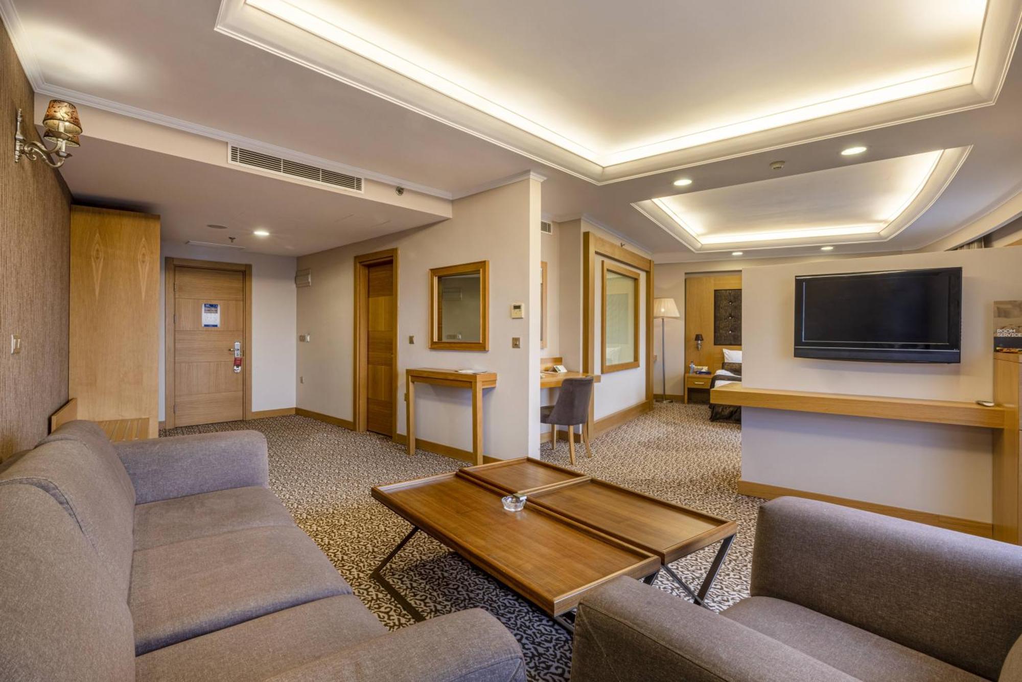 Grand Pasha Lefkosa Hotel & Casino Buitenkant foto