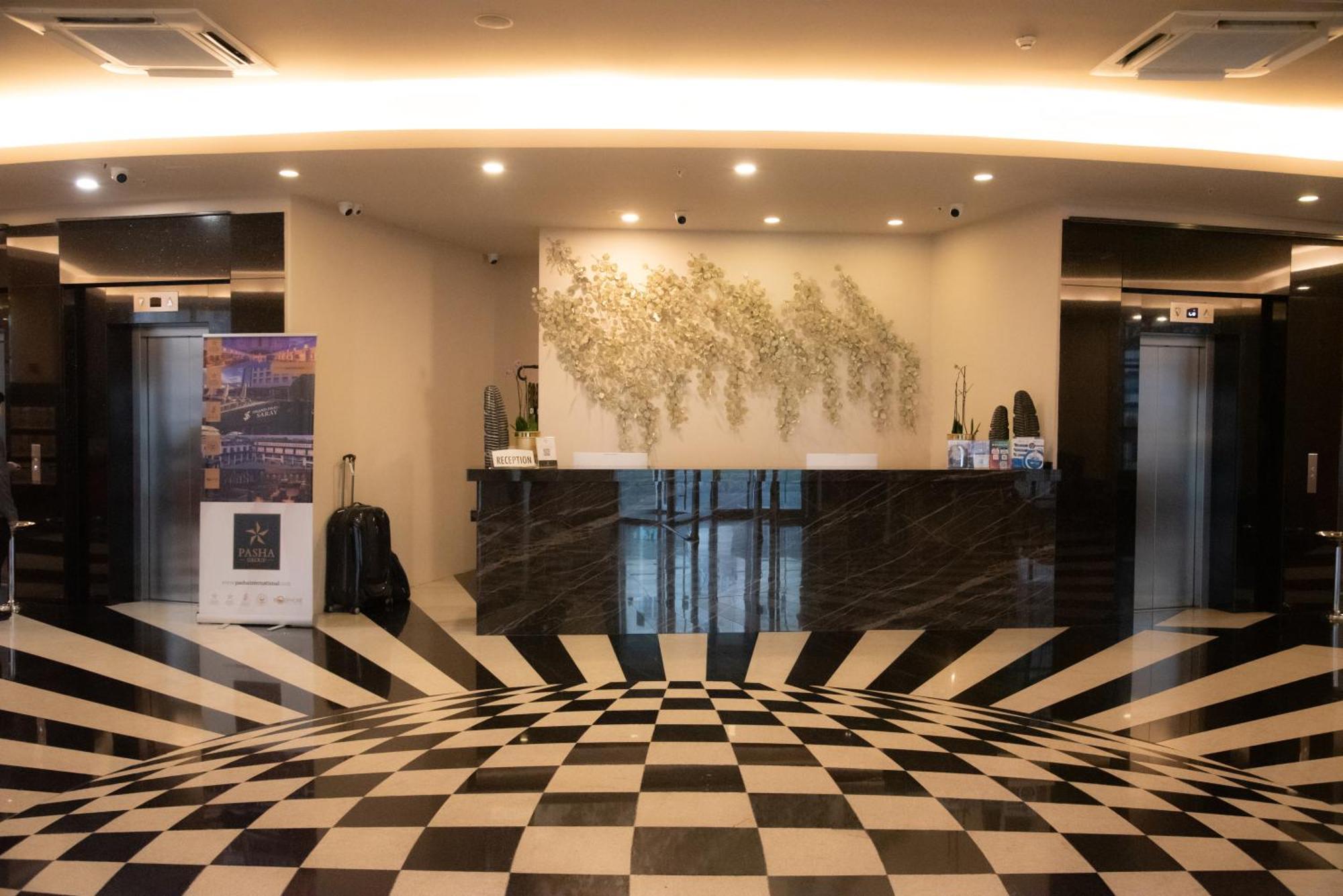 Grand Pasha Lefkosa Hotel & Casino Buitenkant foto